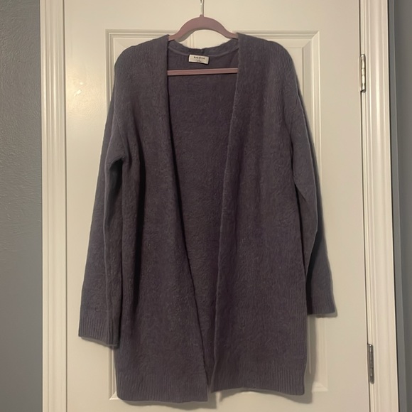 Light Purple Babaton Aritzia Sweater - Picture 5 of 5